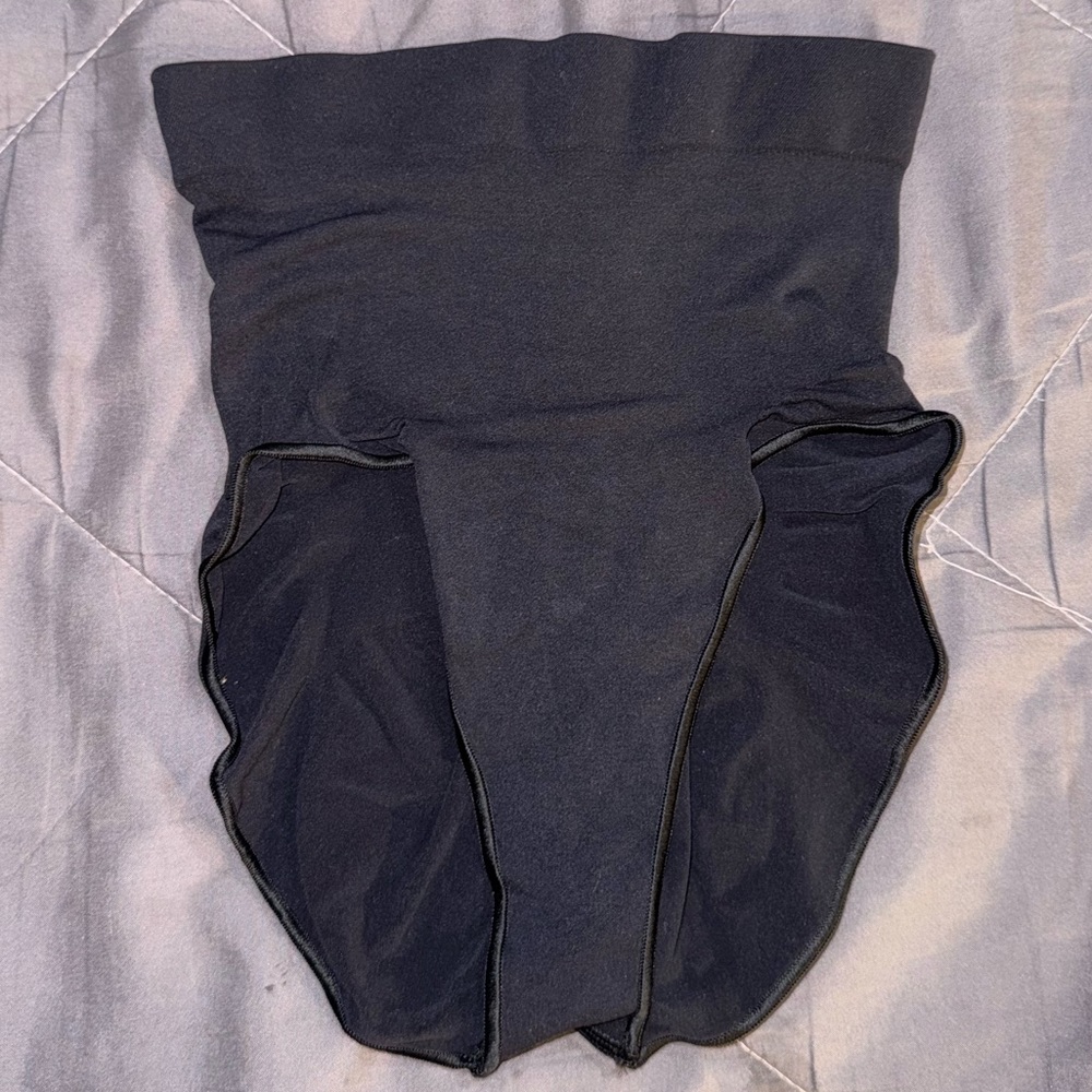 SKIMS SCULPTING BRIEFS